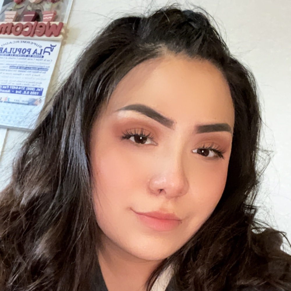 Meet your Posher, Adriana